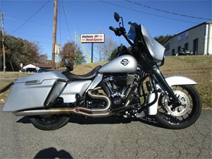 Picture of a 2019 HARLEY-DAVIDSON STREET GLIDE SPECIAL FLHXS