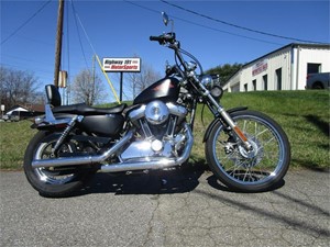Picture of a 2013 HARLEY-DAVIDSON SPORTSTER SEVENTY TWO  XL1200V