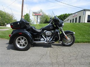 Picture of a 2013 HARLEY-DAVIDSON FLHTCUTG TRI GLIDE ULTRA