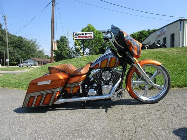 HARLEY-DAVIDSON FLHXS STREET GLIDE SPEC in Asheville