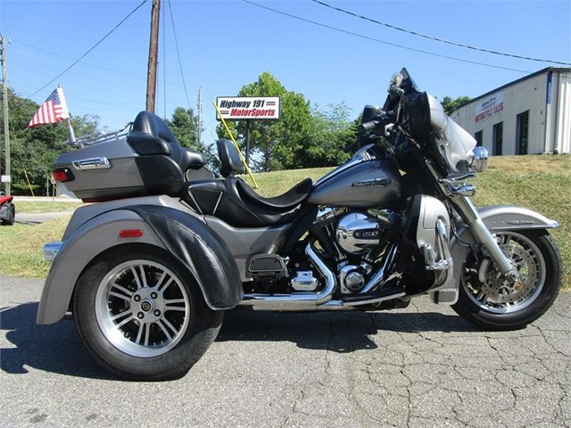 HARLEY-DAVIDSON TRIGLIDE in Asheville