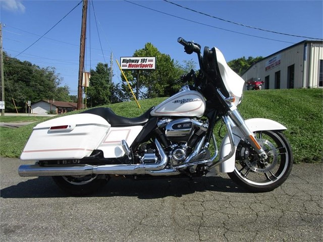 HARLEY-DAVIDSON FLHXS STREET GLIDE SPEC in Asheville