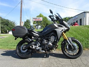 Picture of a 2015 YAMAHA FJ-09