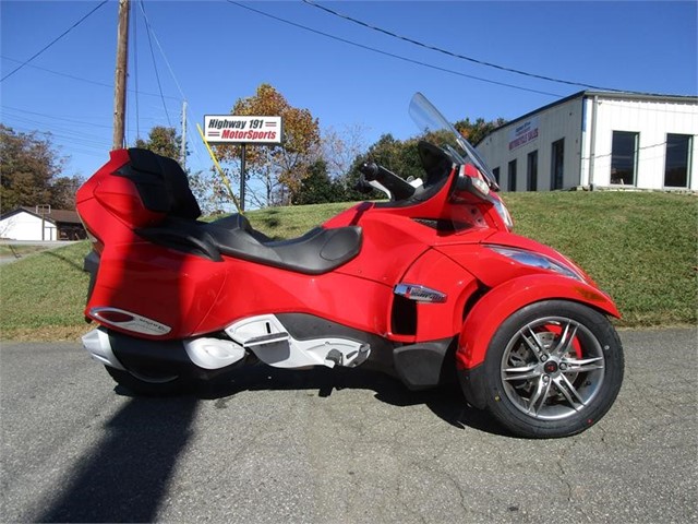 CAN-AM SPYDER RT in Asheville