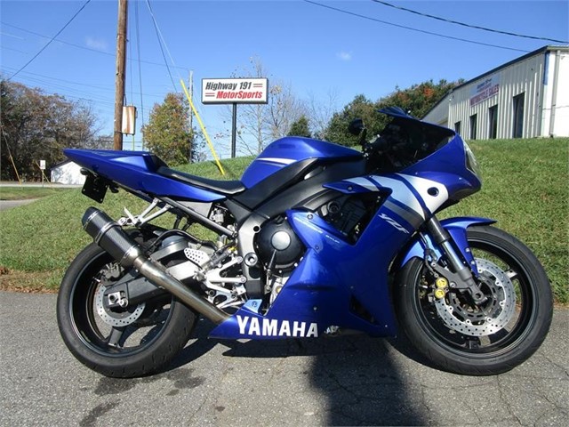 YAMAHA YZF-R1 in Asheville