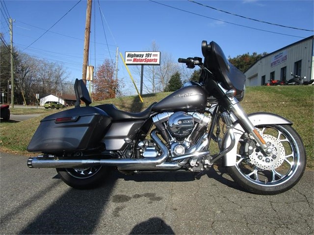 HARLEY-DAVIDSON STREET GLIDE in Asheville