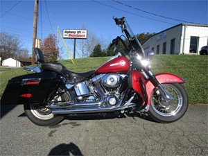 Picture of a 2004 HARLEY-DAVIDSON FLSTC HERITAGE SOFTAIL