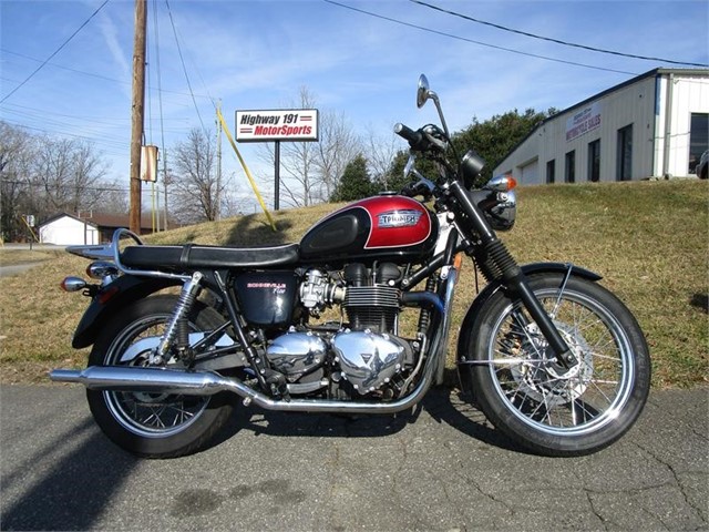 TRIUMPH T100 BONNEVILLE in Asheville