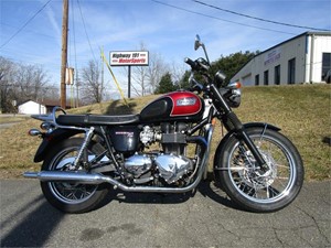 Picture of a 2014 TRIUMPH T100 BONNEVILLE