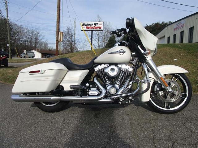 HARLEY-DAVIDSON FLHXS STREET GLIDE SPEC in Asheville