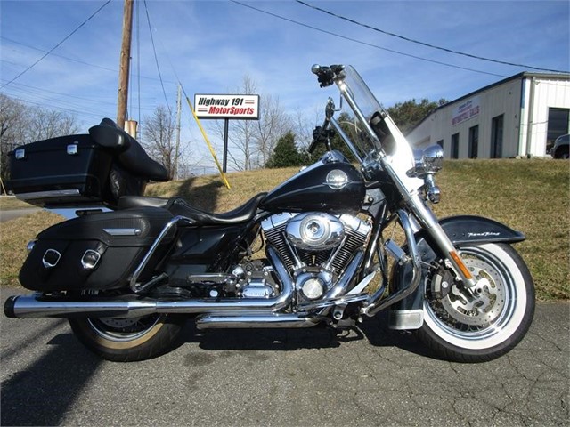 HARLEY-DAVIDSON ROAD KING FLHRC in Asheville