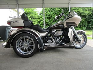 Picture of a 2018 Harley-Davidson Road Glide Trike w/Reverse