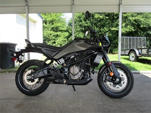 Picture of a 2024 Husky Svartpilen 401