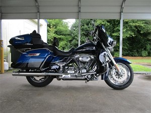 Picture of a 2014 Harley-Davidson FLHTKSE Ultra CVO