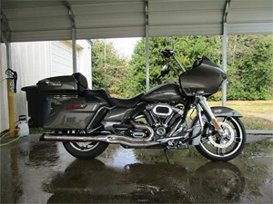 Picture of a 2019 Harley-Davidson ROAD GLIDE
