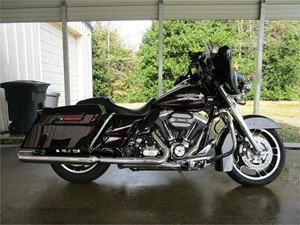 Picture of a 2011 Harley-Davidson STREET GLIDE 103 FLHX
