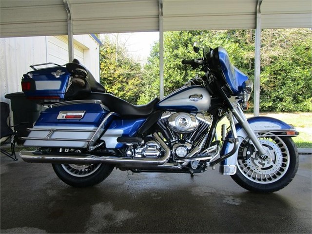 Harley-Davidson FLHTCU ULTRA in Asheville