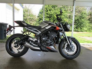 Picture of a 2024 Triumph Street Triple 765 RS