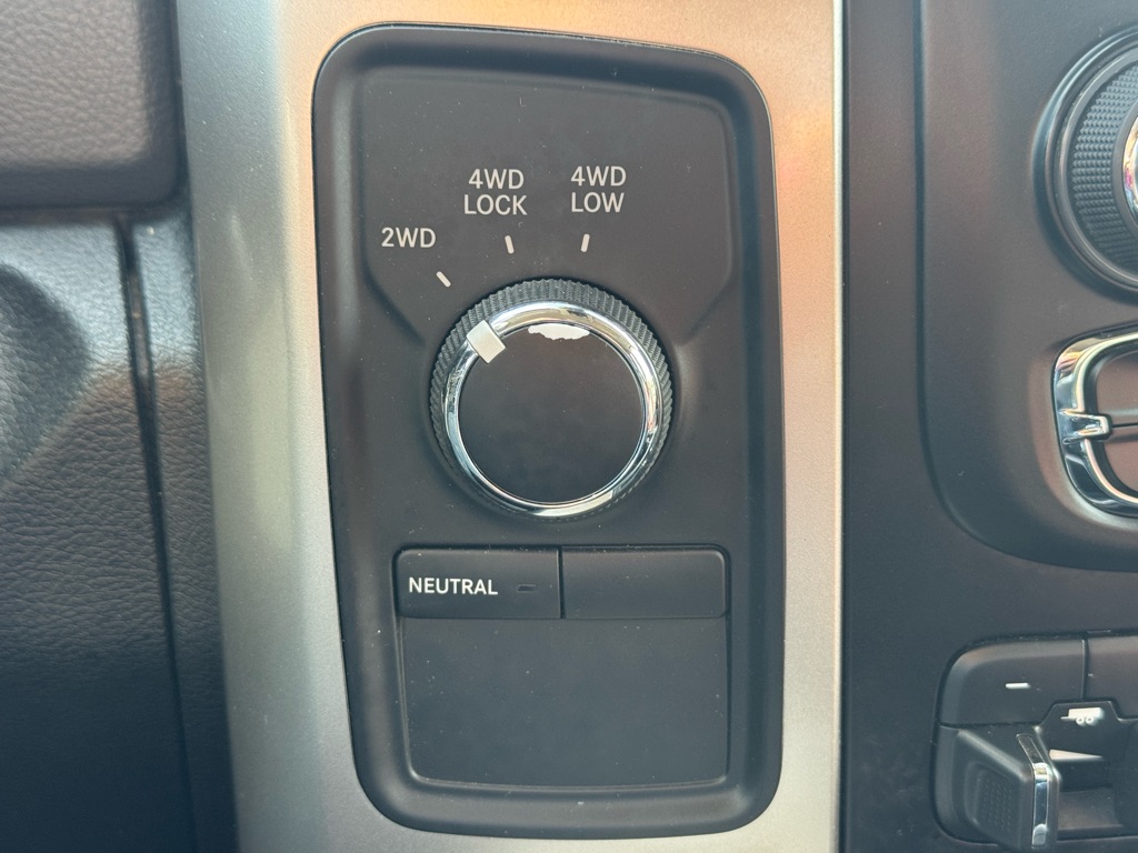 2016 Ram 2500 SLT photo 32