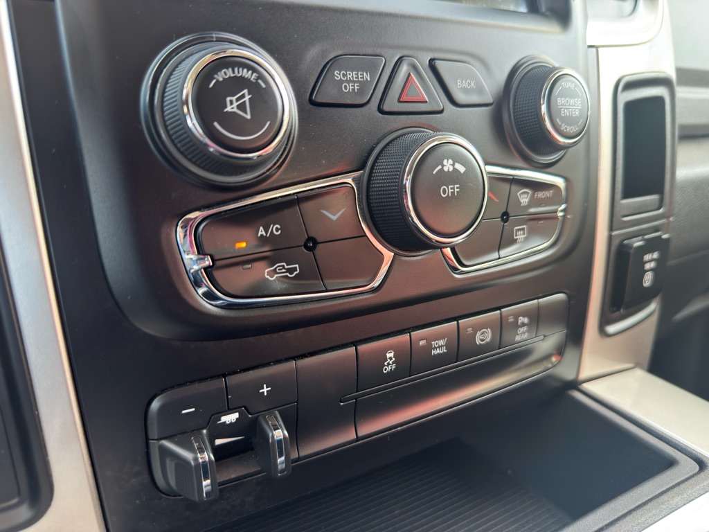 2016 Ram 2500 SLT photo 34