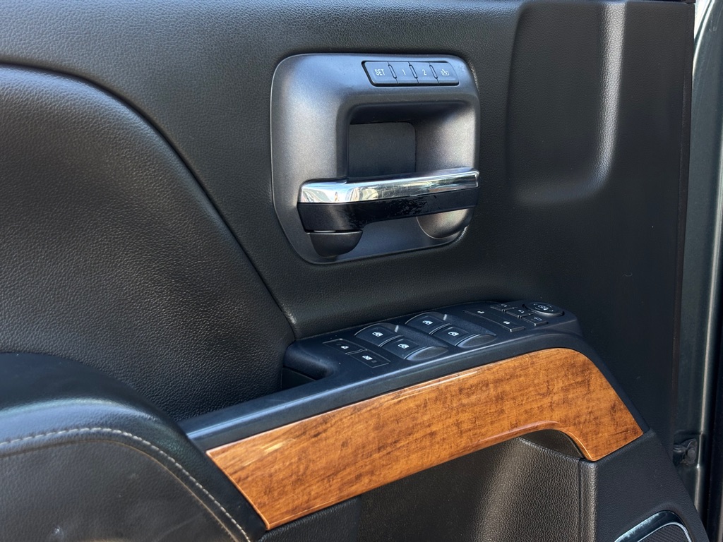 2019 Chevrolet Silverado 2500HD High Country photo 16
