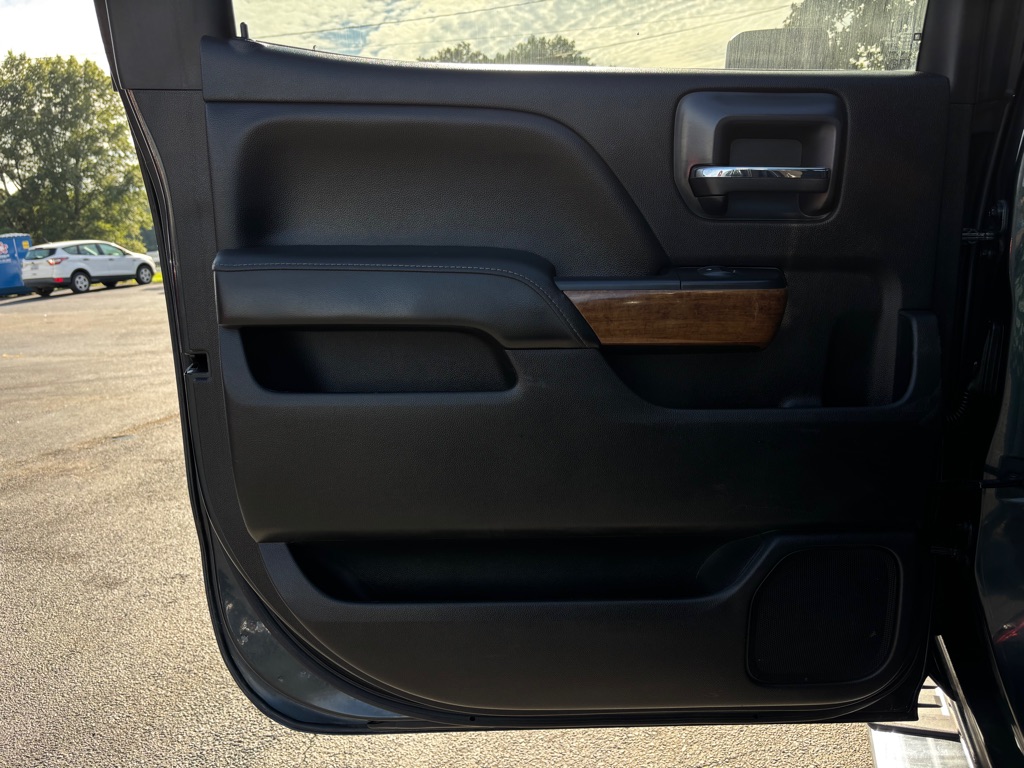 2019 Chevrolet Silverado 2500HD High Country photo 22