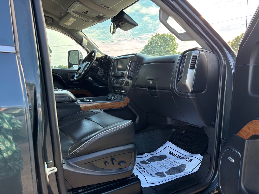 2019 Chevrolet Silverado 2500HD High Country photo 31