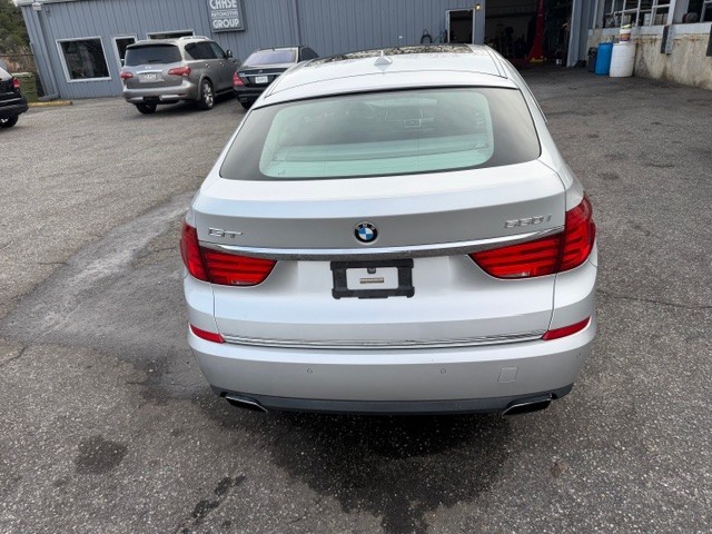 2010 BMW 5 Series 550i's photo