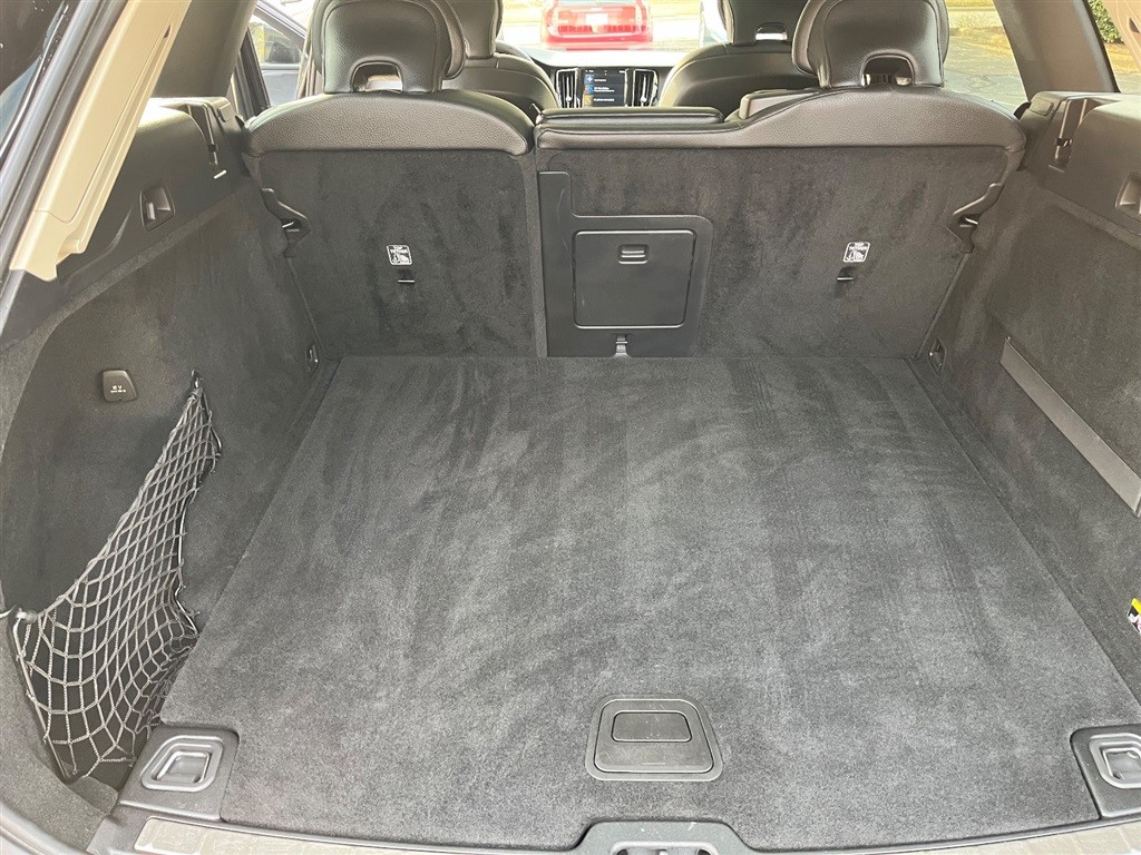 2019 Volvo XC60 Momentum - Photo 11