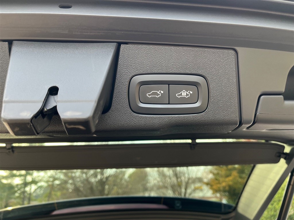 2019 Volvo XC60 Momentum - Photo 12