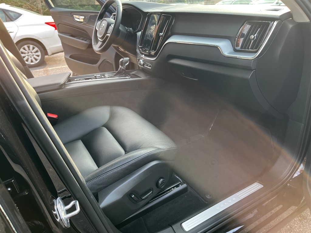 2019 Volvo XC60 Momentum - Photo 14