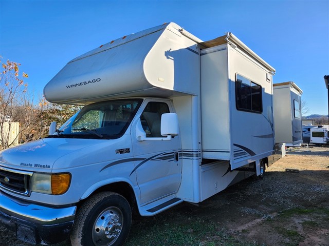 Winnebago Minnie Winnie 30V E-450 in Hendersonville