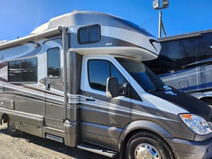 Picture of a 2009 Winnebago View 24H