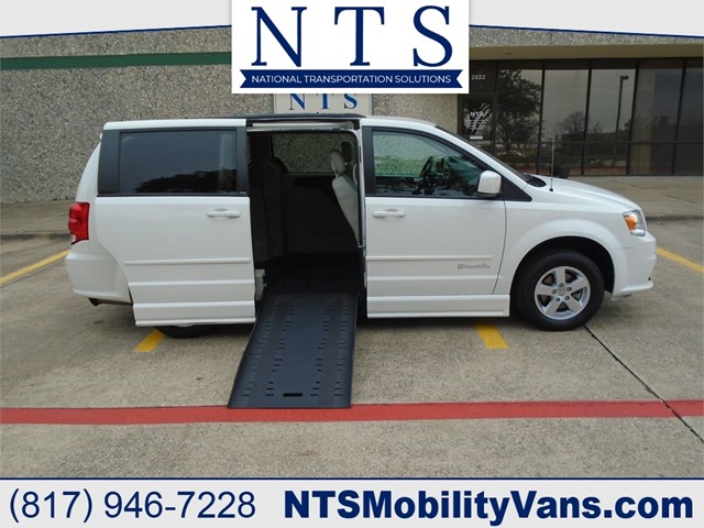 DODGE GRAND CARAVAN SXT in Irving