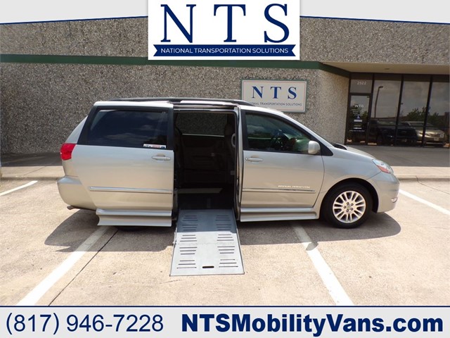 TOYOTA SIENNA LIMITED in Irving