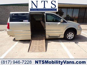 Picture of a 2011 CHRYSLER TOWN & COUNTRY TOURING