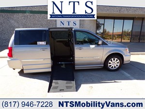 Picture of a 2014 CHRYSLER TOWN & COUNTRY TOURING