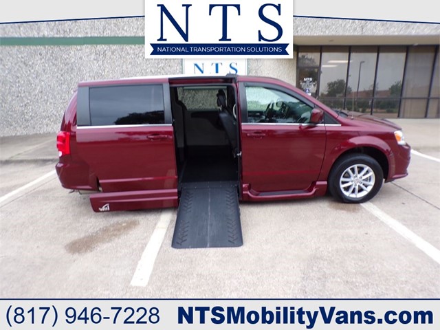 DODGE GRAND CARAVAN SXT in Irving