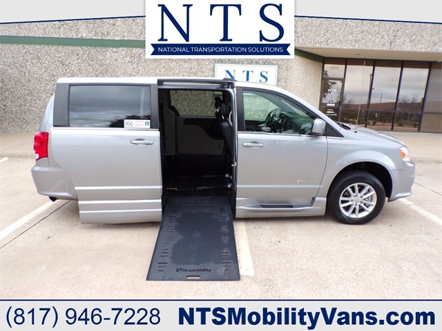 DODGE GRAND CARAVAN SXT in Irving