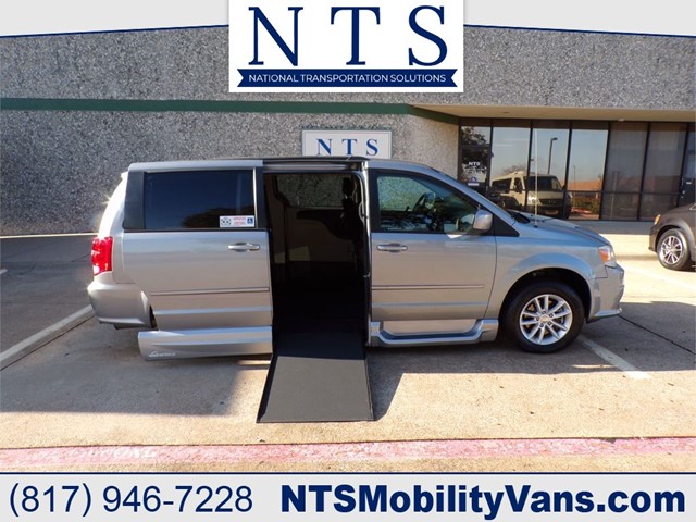 DODGE GRAND CARAVAN SXT in Irving