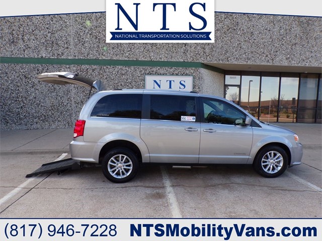 DODGE GRAND CARAVAN SXT in Irving