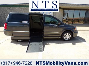 Picture of a 2016 CHRYSLER TOWN & COUNTRY TOURING L