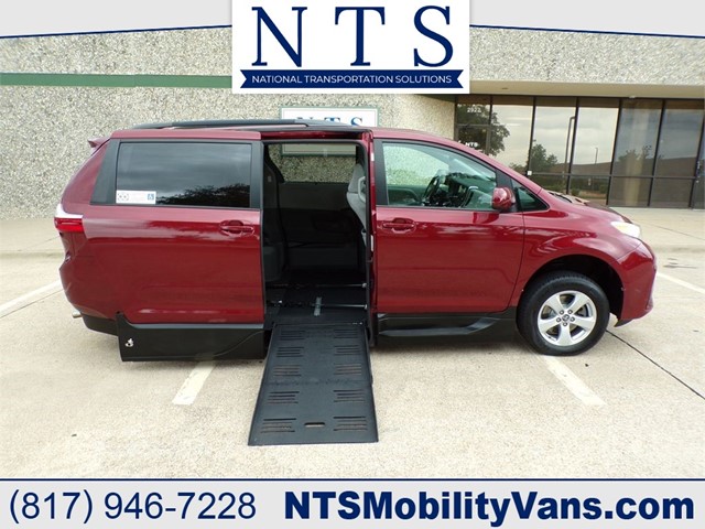 TOYOTA SIENNA LE in Irving