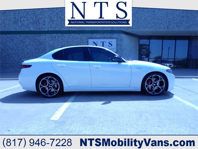 ALFA ROMEO GIULIA VELOCE TI RWD in Irving