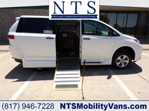 Picture of a 2020 TOYOTA SIENNA L