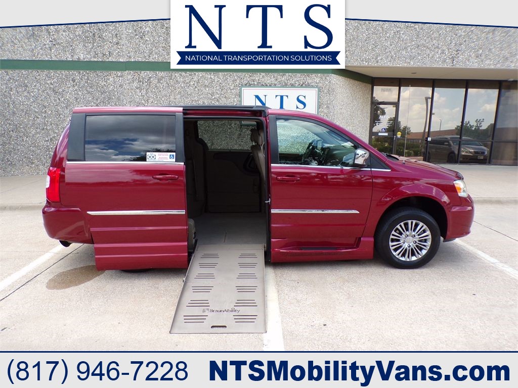 2013 Chrysler Town & Country Touring-L
