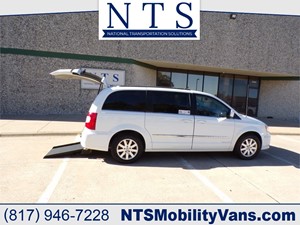 Picture of a 2015 CHRYSLER TOWN & COUNTRY TOURING-L