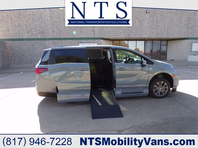 HONDA ODYSSEY TOURING in Irving