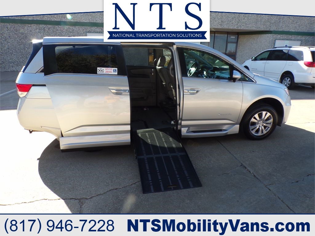 2015 Honda Odyssey EX-L's photo