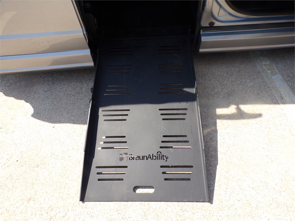 2019 Dodge Grand Caravan SXT - Photo 19